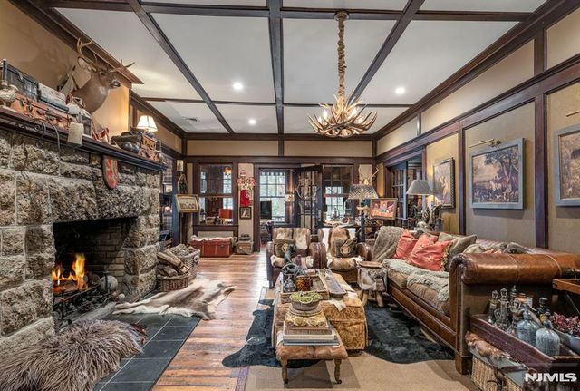 26 Short Road, Bloomingdale, NJ 07420