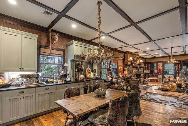 26 Short Road, Bloomingdale, NJ 07420