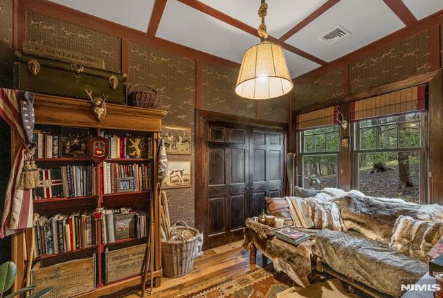 26 Short Road, Bloomingdale, NJ 07420