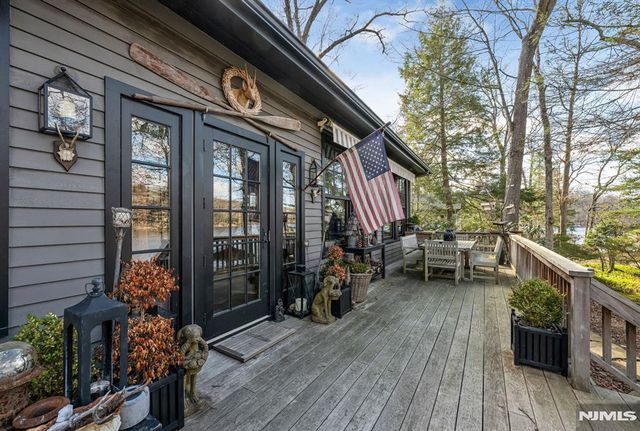 26 Short Road, Bloomingdale, NJ 07420