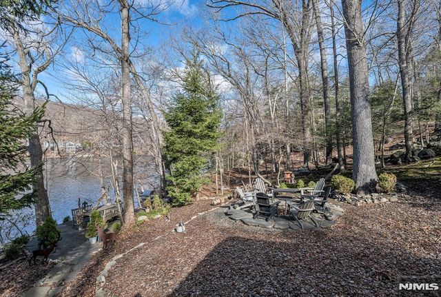 26 Short Road, Bloomingdale, NJ 07420