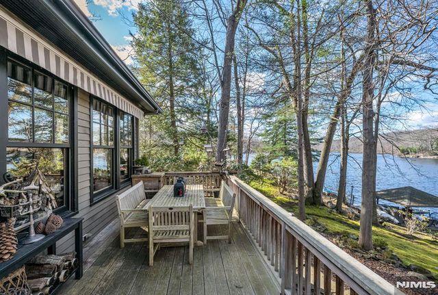 26 Short Road, Bloomingdale, NJ 07420