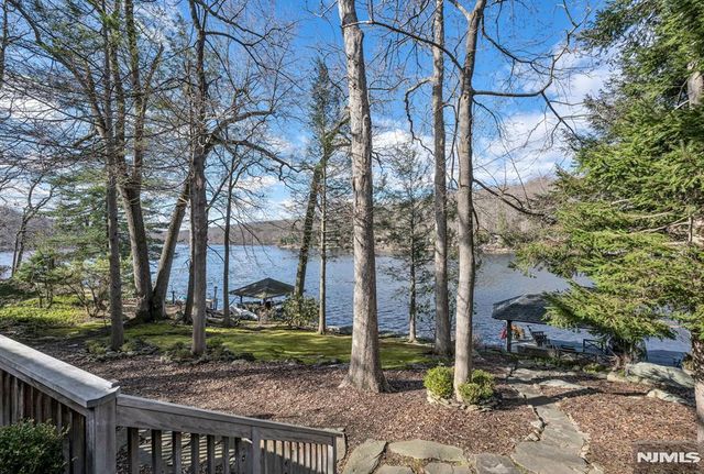 26 Short Road, Bloomingdale, NJ 07420