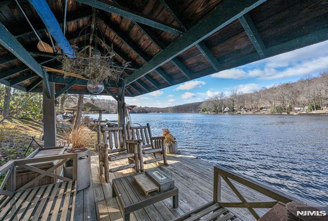 26 Short Road, Bloomingdale, NJ 07420