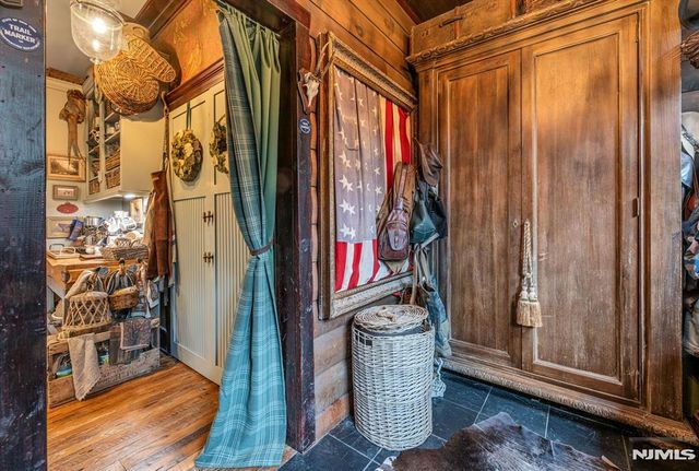 26 Short Road, Bloomingdale, NJ 07420