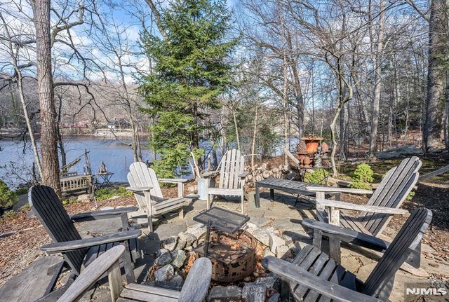 26 Short Road, Bloomingdale, NJ 07420