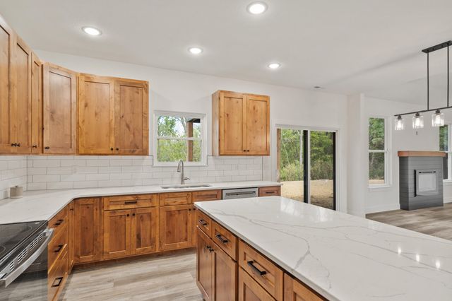 341 E SEXTON ST, Harrisburg, MO 65256