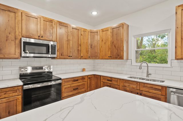 341 E SEXTON ST, Harrisburg, MO 65256