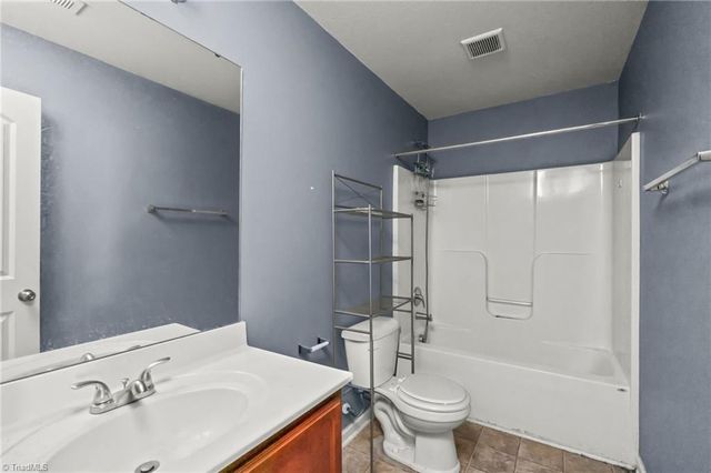 1101 Caden Village Circle, Lexington, NC 27295