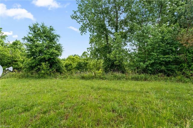 1101 Caden Village Circle, Lexington, NC 27295