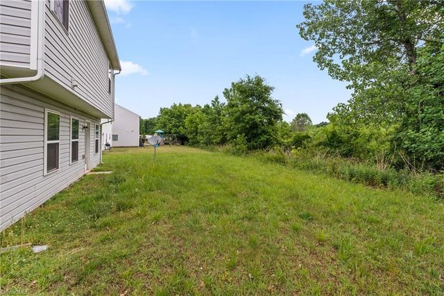1101 Caden Village Circle, Lexington, NC 27295