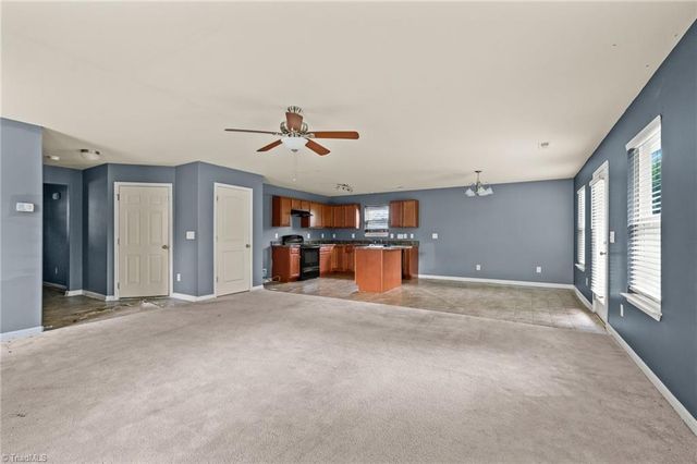 1101 Caden Village Circle, Lexington, NC 27295