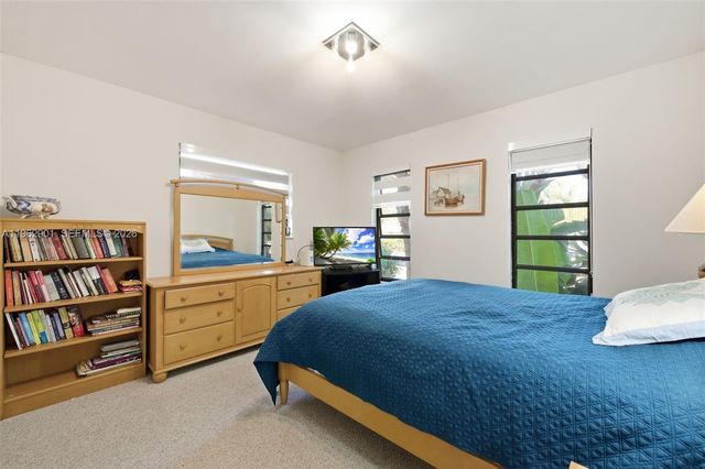 9208 Emerson Ave, Surfside, FL 33154