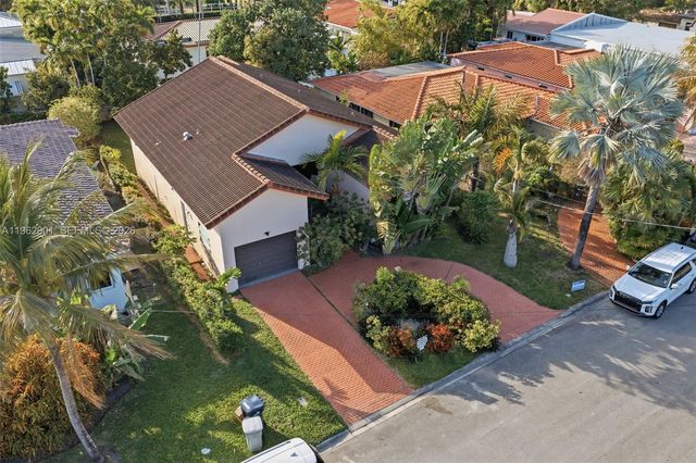 9208 Emerson Ave, Surfside, FL 33154