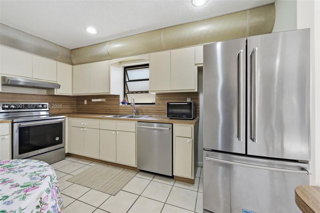 9208 Emerson Ave, Surfside, FL 33154