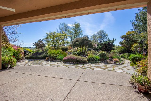 101 Lasso Lake Ct, Lincoln, CA 95648