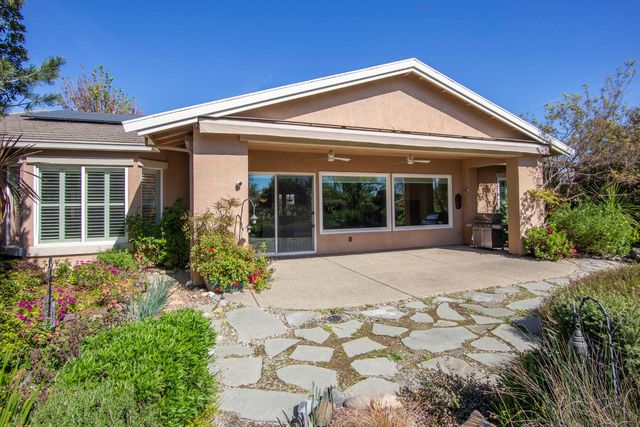 101 Lasso Lake Ct, Lincoln, CA 95648