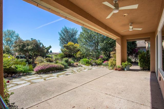 101 Lasso Lake Ct, Lincoln, CA 95648