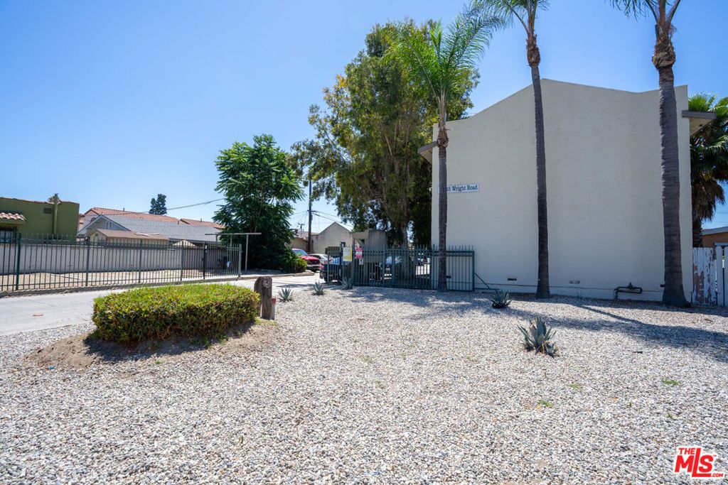 Image 11 of property listing at 10965 Wright Road, Lynwood, CA 90262