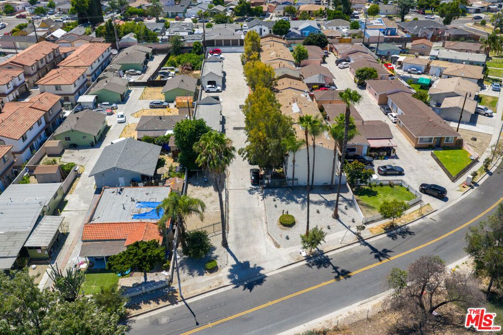 Image 26 of property listing at 10965 Wright Road, Lynwood, CA 90262