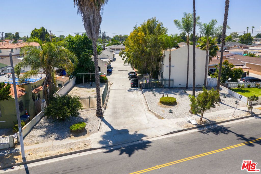Image 8 of property listing at 10965 Wright Road, Lynwood, CA 90262