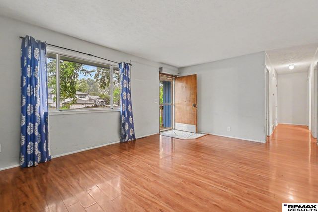 9709 Ellison Avenue, Omaha, NE 68134