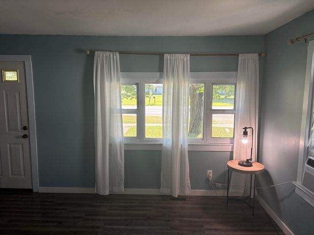 575 S Wolf Lake Road, Muskegon, MI 49442