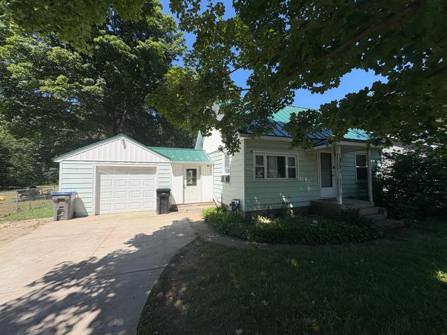 575 S Wolf Lake Road, Muskegon, MI 49442
