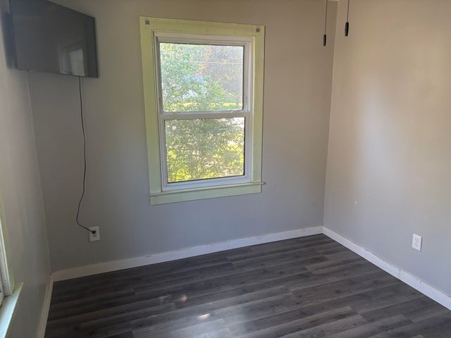 575 S Wolf Lake Road, Muskegon, MI 49442