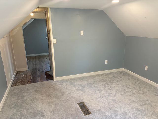 575 S Wolf Lake Road, Muskegon, MI 49442