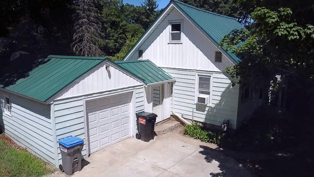 575 S Wolf Lake Road, Muskegon, MI 49442