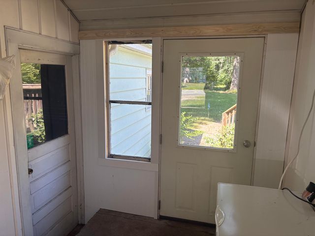 575 S Wolf Lake Road, Muskegon, MI 49442