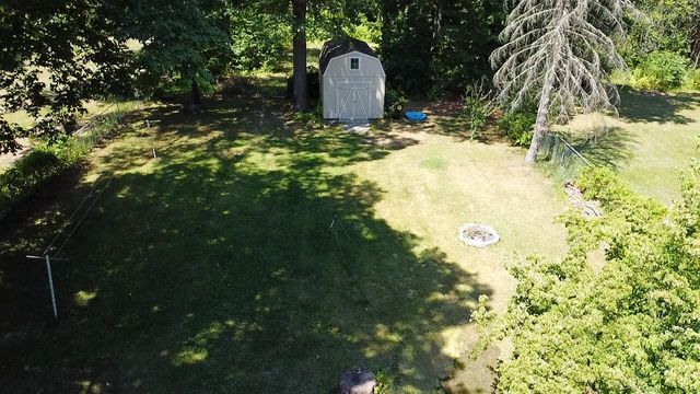 575 S Wolf Lake Road, Muskegon, MI 49442