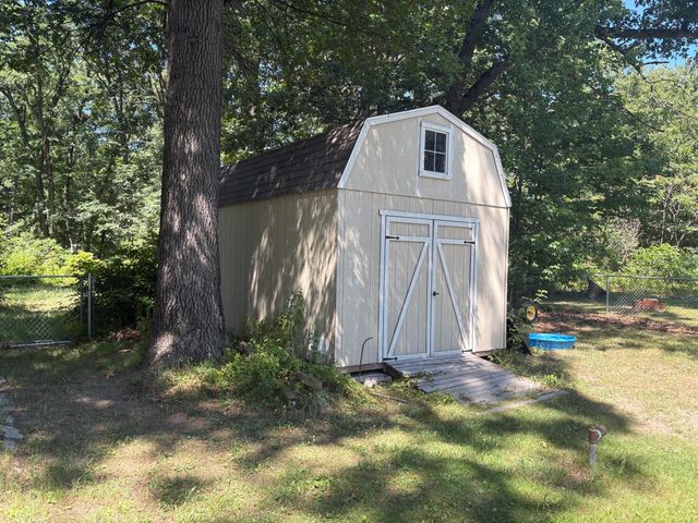 575 S Wolf Lake Road, Muskegon, MI 49442