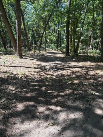 575 S Wolf Lake Road, Muskegon, MI 49442