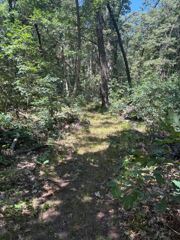 575 S Wolf Lake Road, Muskegon, MI 49442
