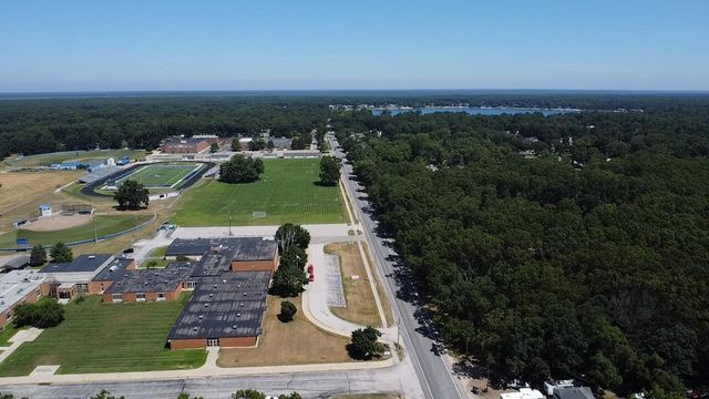 575 S Wolf Lake Road, Muskegon, MI 49442
