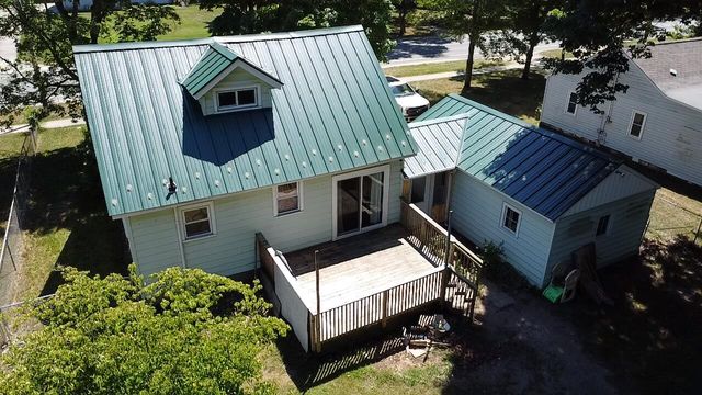 575 S Wolf Lake Road, Muskegon, MI 49442