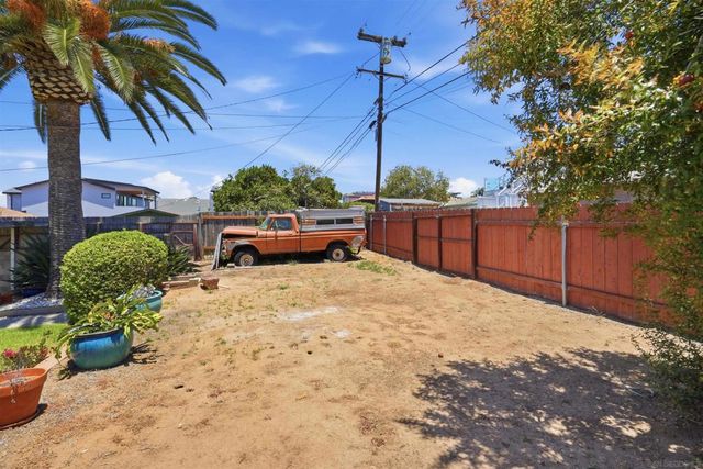 1511 Lieta St, San Diego, CA 92110