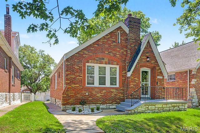 6134 Adkins Avenue, St Louis, MO 63116