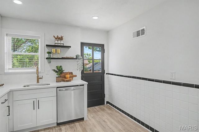 6134 Adkins Avenue, St Louis, MO 63116