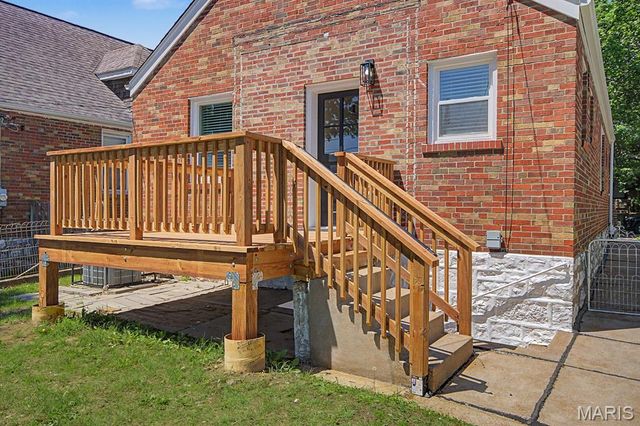 6134 Adkins Avenue, St Louis, MO 63116