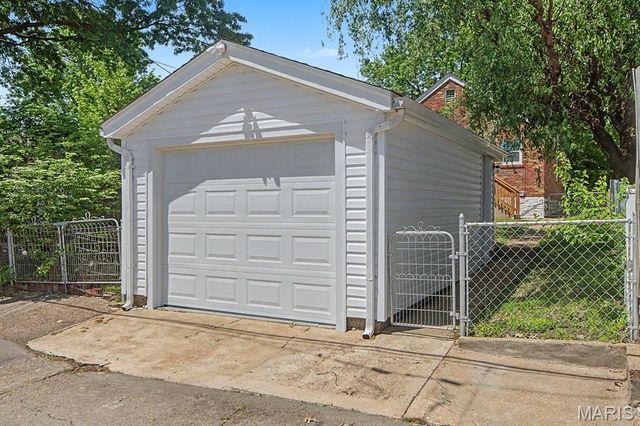 6134 Adkins Avenue, St Louis, MO 63116