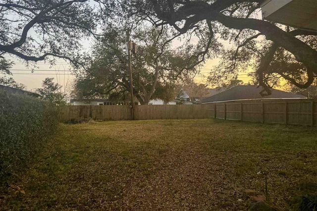 916 9Th St Street, Lake Charles, LA 70601