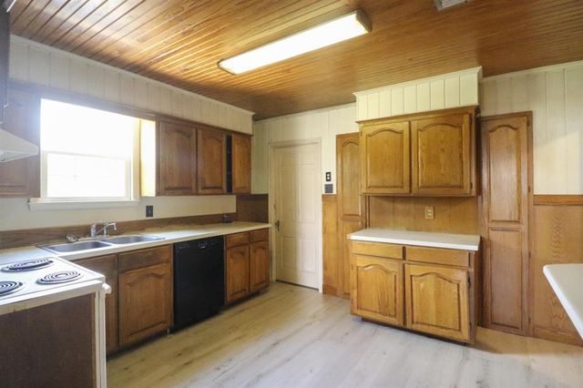 916 9Th St Street, Lake Charles, LA 70601