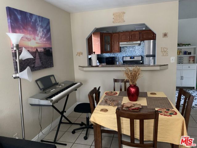 536 W 42nd Street, Los Angeles, CA 90037