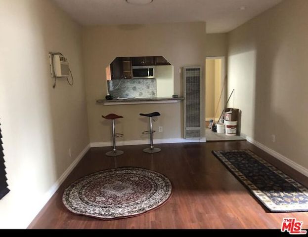 536 W 42nd Street, Los Angeles, CA 90037
