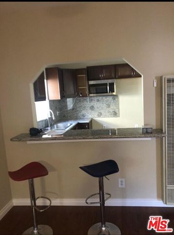 536 W 42nd Street, Los Angeles, CA 90037