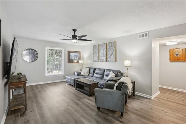 6700 Roswell Road 32C, Sandy Springs, GA 30328