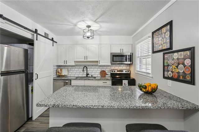 6700 Roswell Road 32C, Sandy Springs, GA 30328